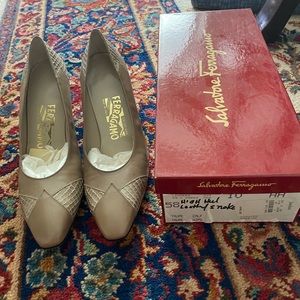 BARELY WORN Salvatore Ferragamo heels